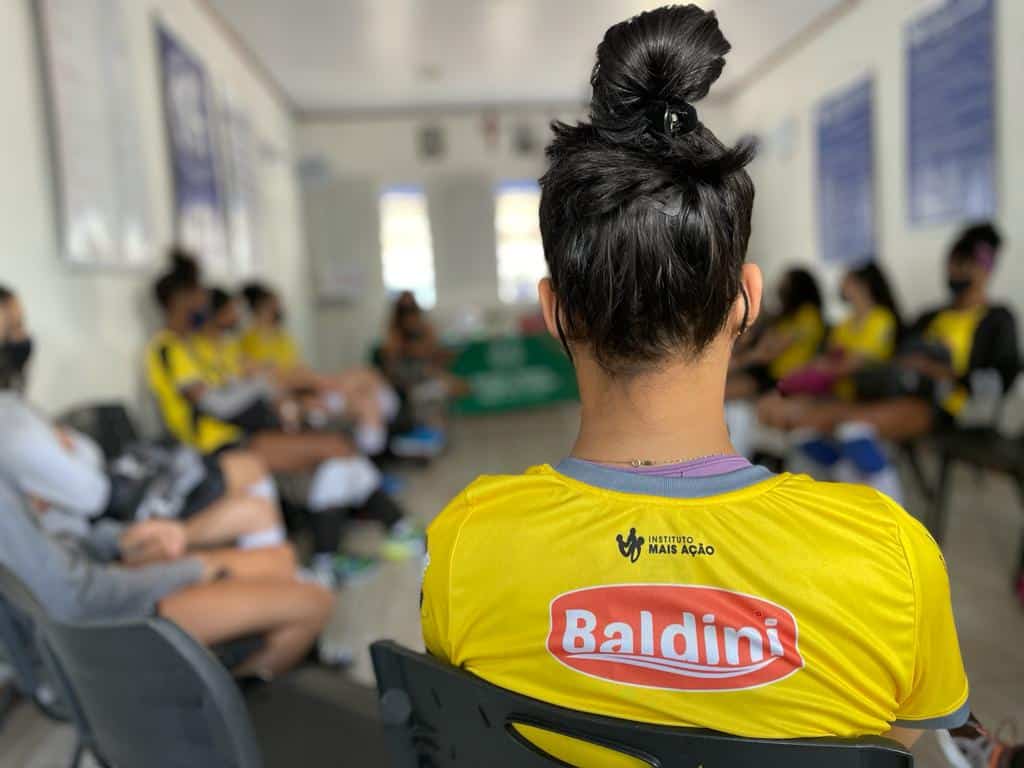 Instituto Mais Ação- Foto da reunião com a nova psicóloga