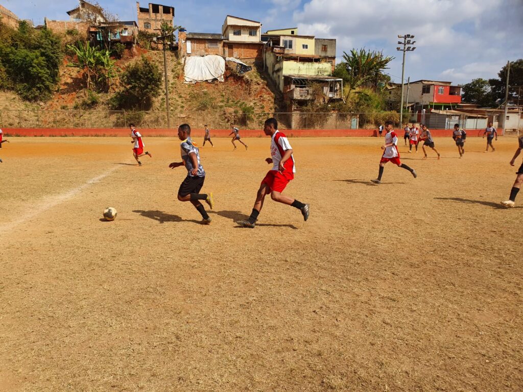 Instituto Mais Ação- Futebol - Foto durante o jogo- Sub 15 vence amistoso