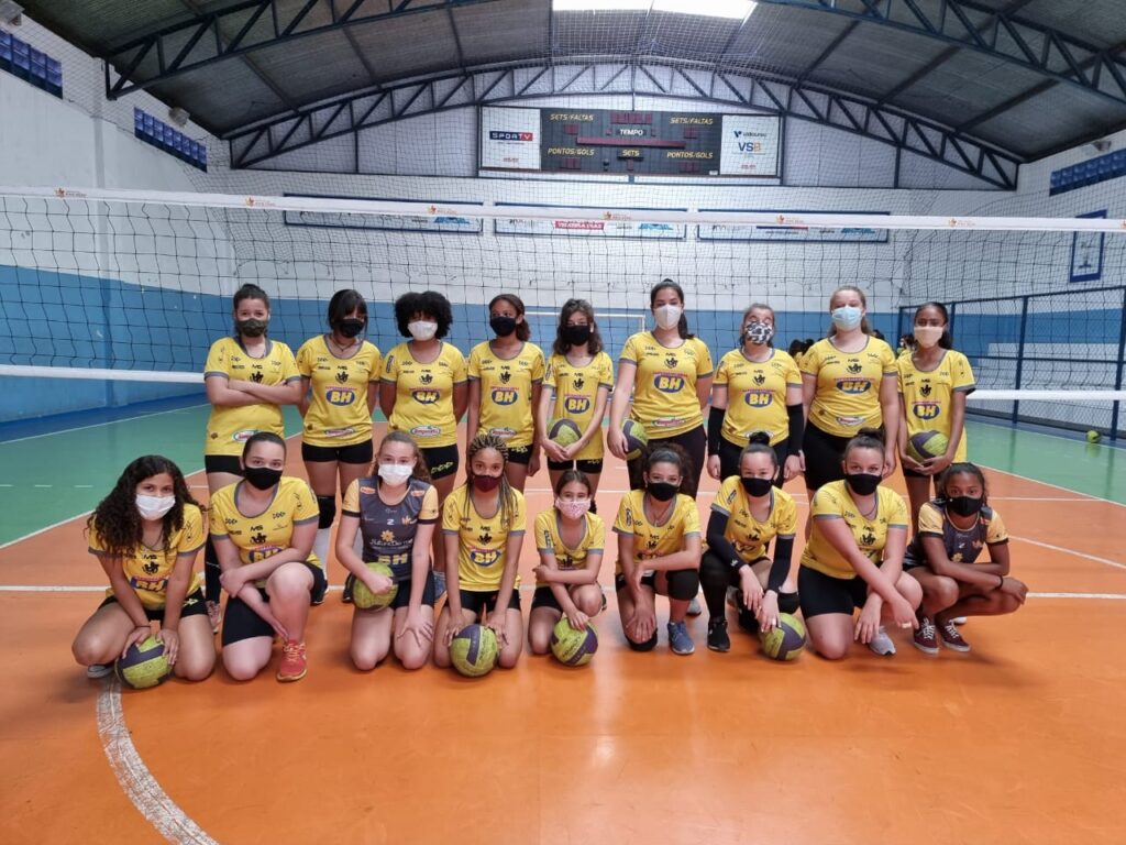 Instituto Mais Ação - Primeiro Amistoso da Iniciação - time das meninas