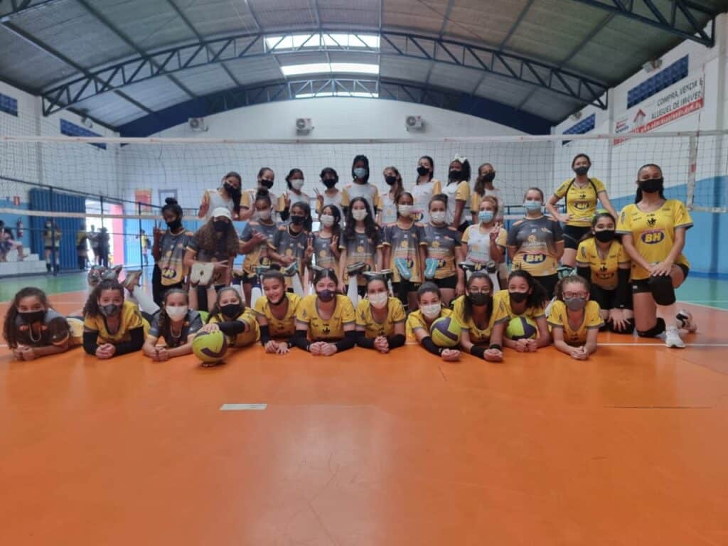 Instituto Mais Ação - Torneio interno - foto com as atletas